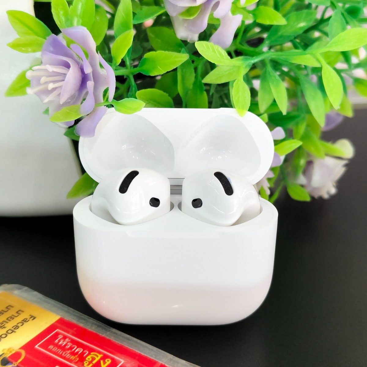 หูฟังไร้สาย Apple AirPods 4 รูปที่ 1